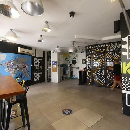 Oyo 866 Junction Hostels Manille Extérieur photo