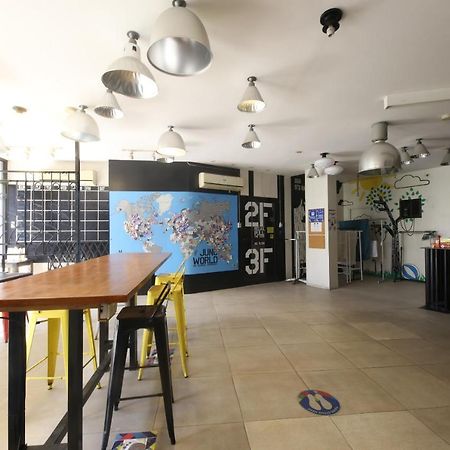 Oyo 866 Junction Hostels Manille Extérieur photo