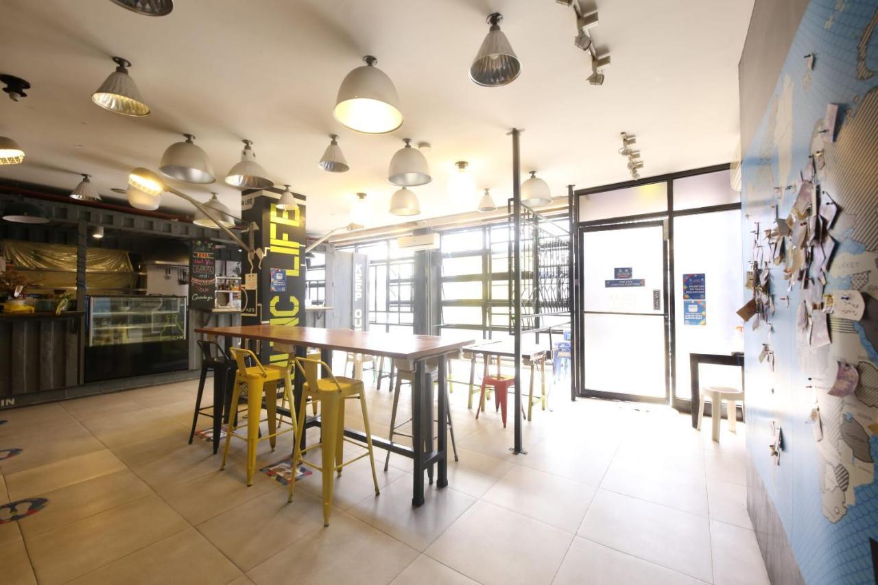 Oyo 866 Junction Hostels Manille Extérieur photo