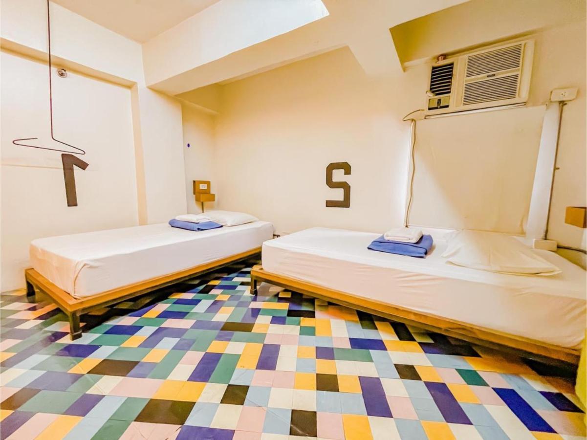 Oyo 866 Junction Hostels Manille Extérieur photo