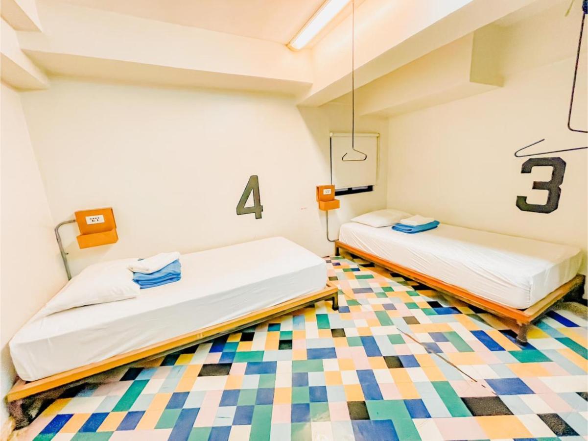 Oyo 866 Junction Hostels Manille Extérieur photo