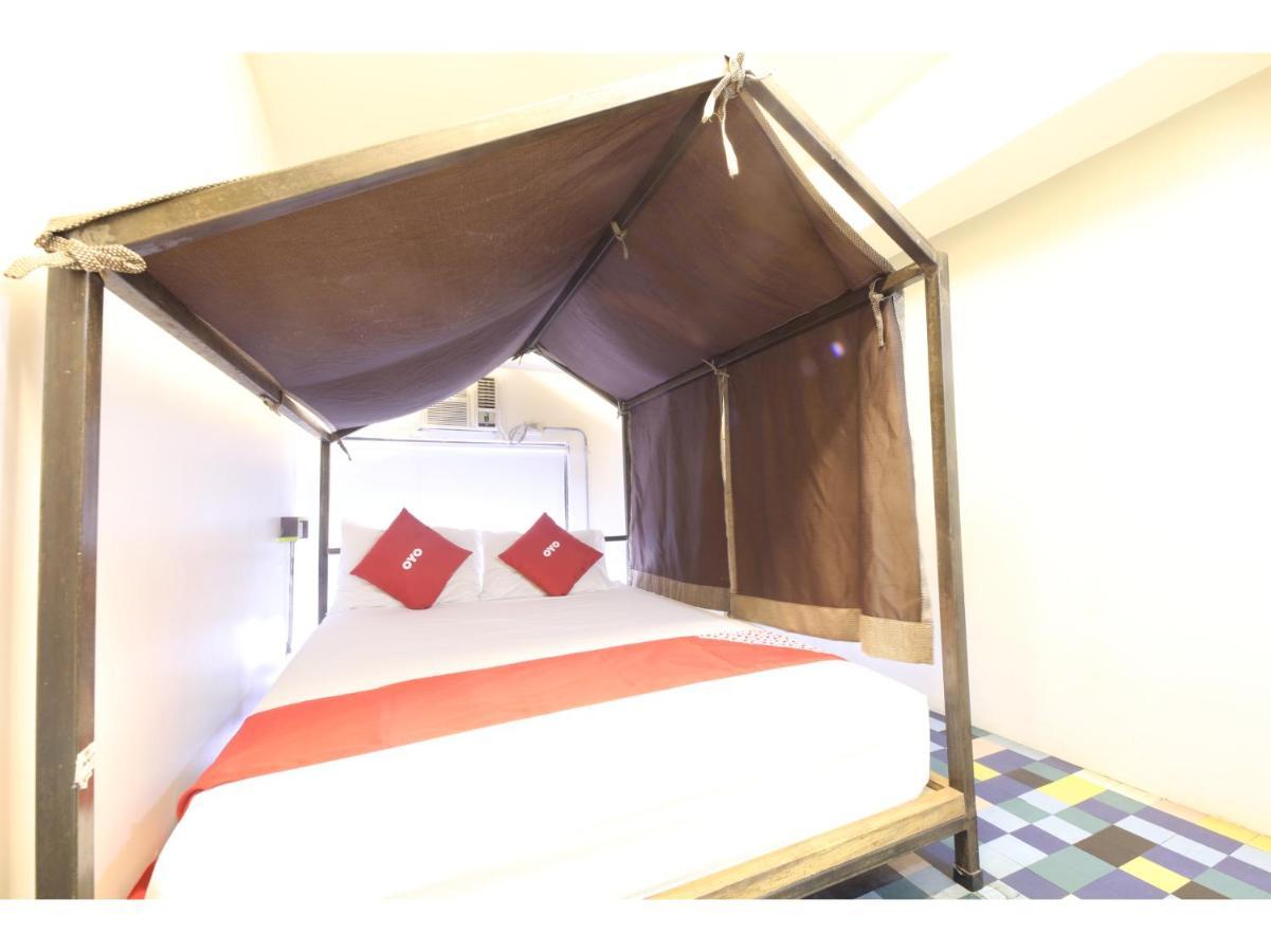 Oyo 866 Junction Hostels Manille Extérieur photo